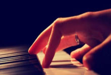 里萨谢次节发威连得9分，率领老鹰轰出11-0攻击波.